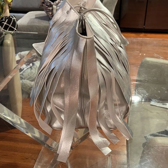 Steve Madden B Corrie Silver Fringe Tote Bag NWT - Picture 5 of 9